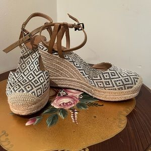 Crown vintage wedge ankle strap sandals. Size 6M